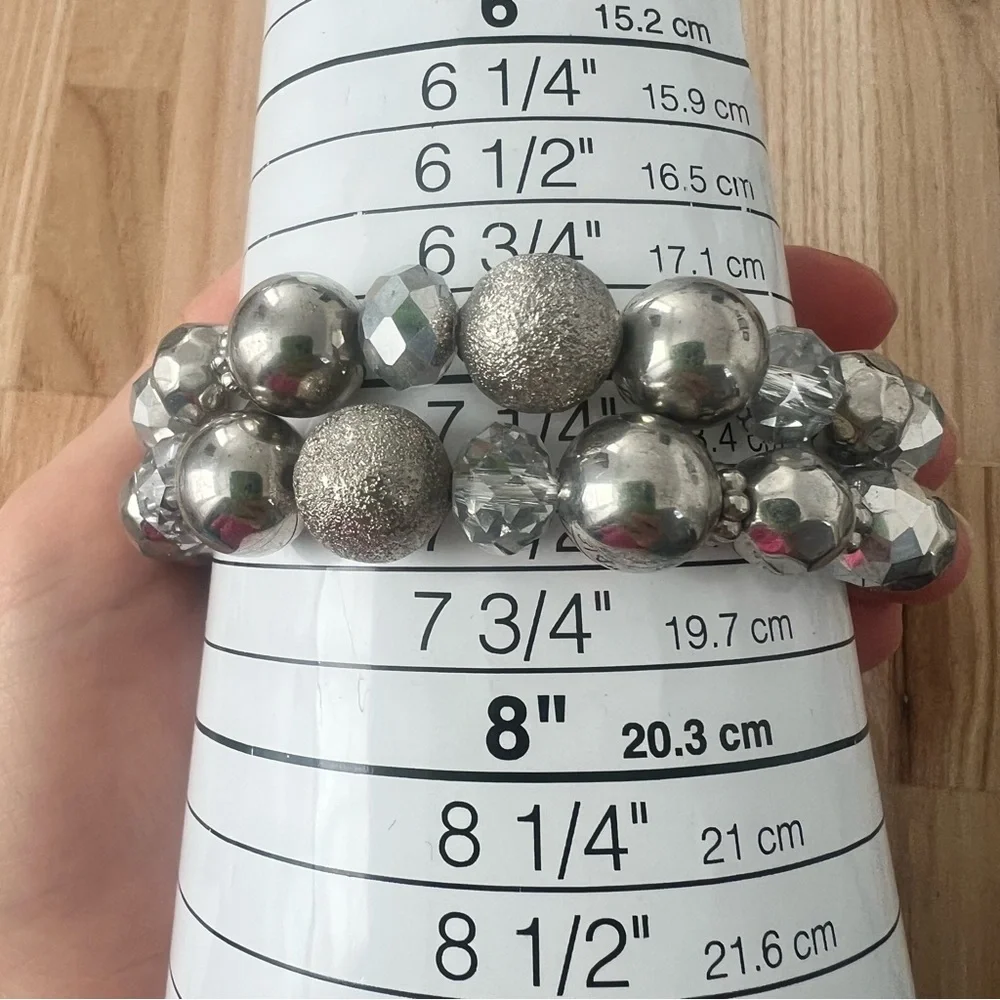 Unbranded ladies silver tone beaded bracelet watch NEW BATTERY